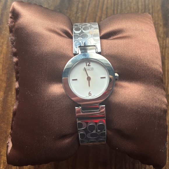 Coach watch - Picture 3 of 8
